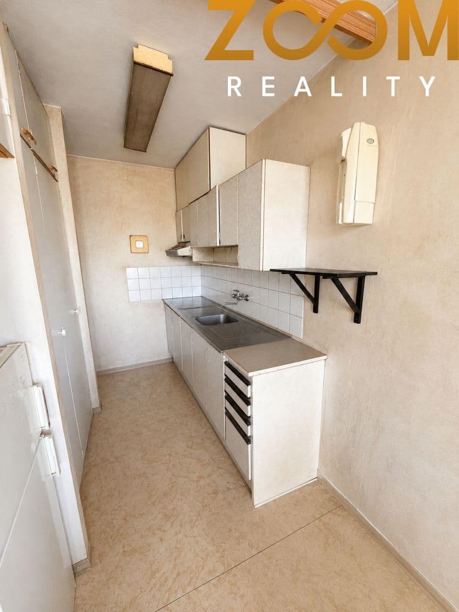 Prodej bytu 3+1, cca 72,8 m² + lodžie 6,7 m², ul. Bellušova, Praha 5 Stodůlky 4