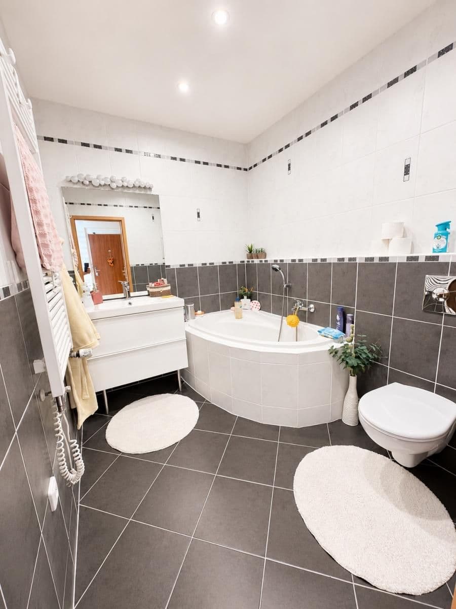 Prodej bytu 2+KK/T, OV,53m2+11.5m2 TERASA, Hostivice, Toskánská ul. 8