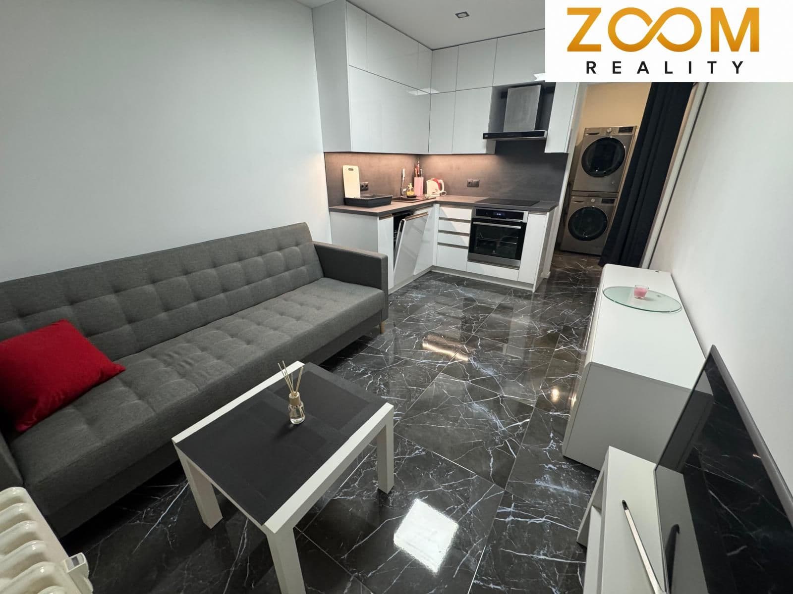 Pronájem 2+kk, 60 m² + lodžie 7 m², po luxusní rekonstrukci, PrahaŘepy