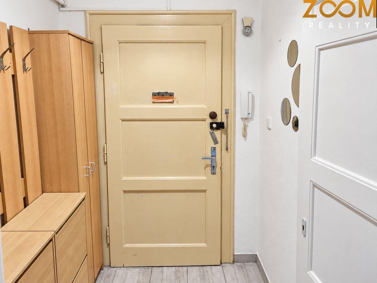 Pronájem 2+kk, 42 m², s možností využívání zahrady Praha 4, Braník 9