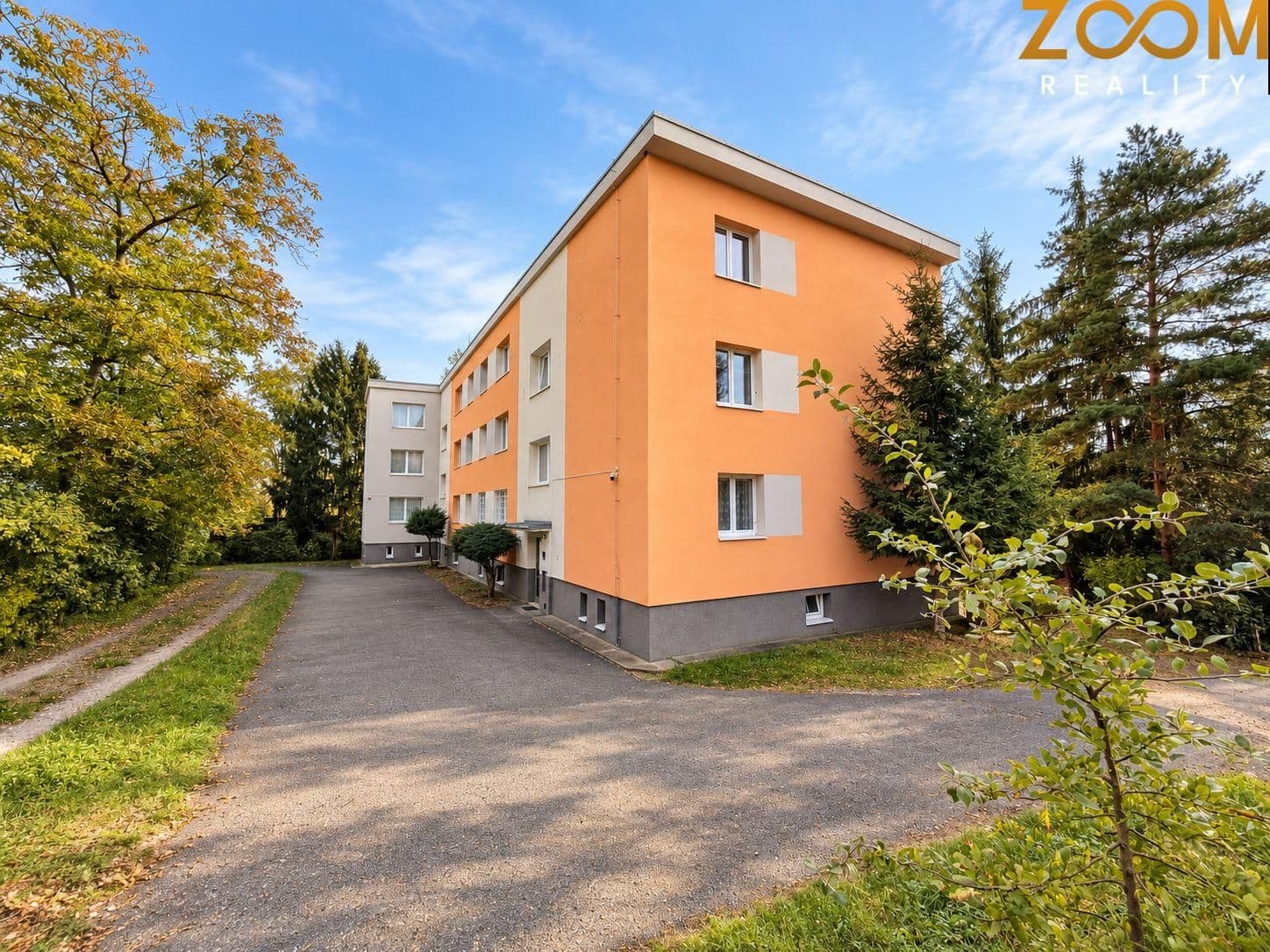 Pronájem bytu 3+1 se zasklenou lodžií u Panské zahrady, Praha 5 Stodůlky, ulice Mládí