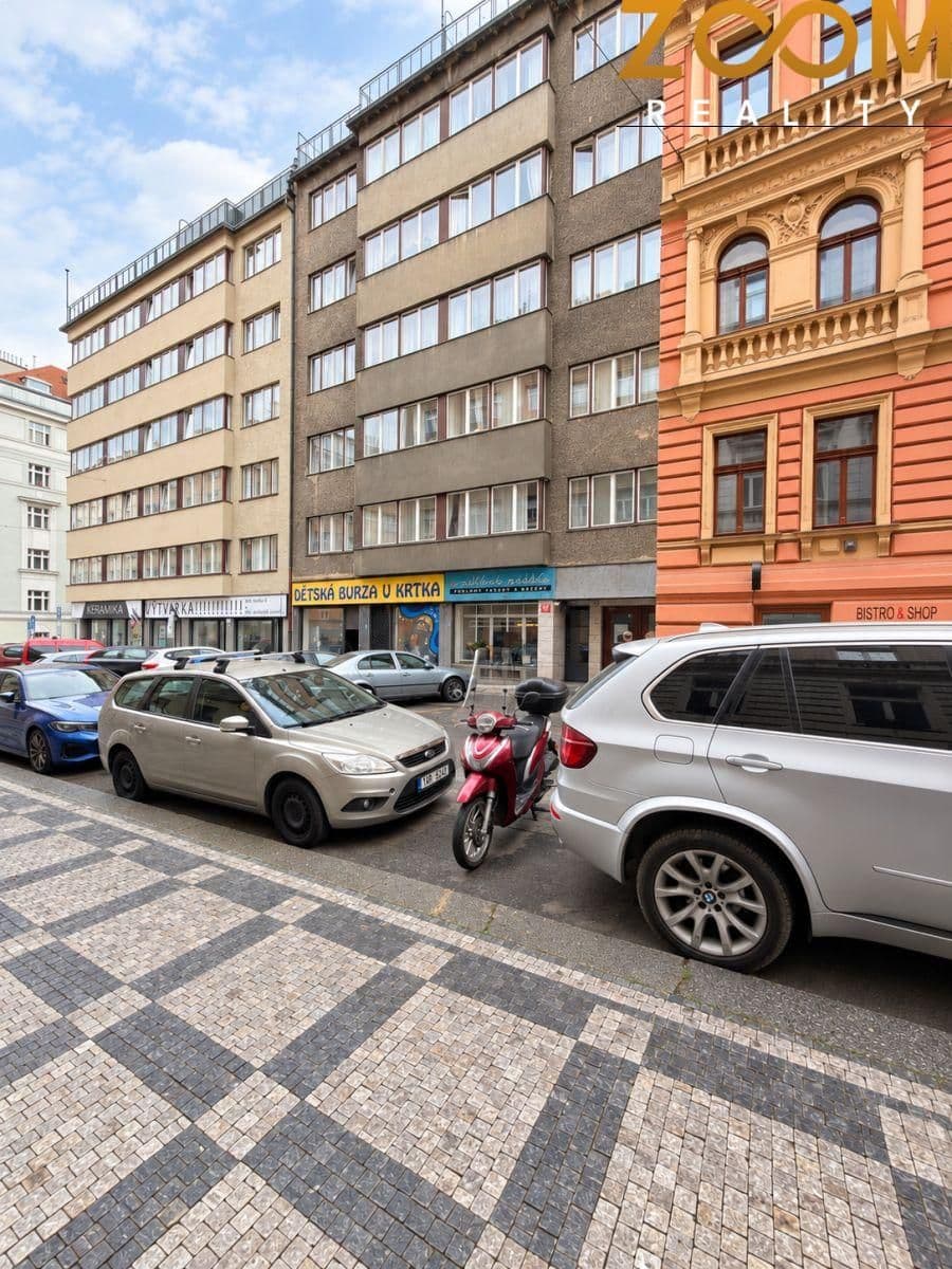 Prodej bytu 2+kk, 70,3 m² po kompletní rekonstrukci, se sklepem Praha 7, Šternberkova 17